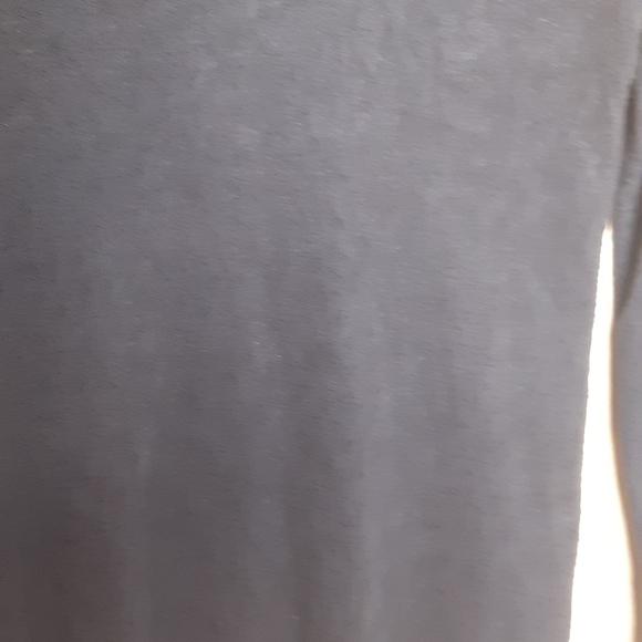 Young at Heart thin soft V-Neck sweater. Medium - Picture 3 of 6